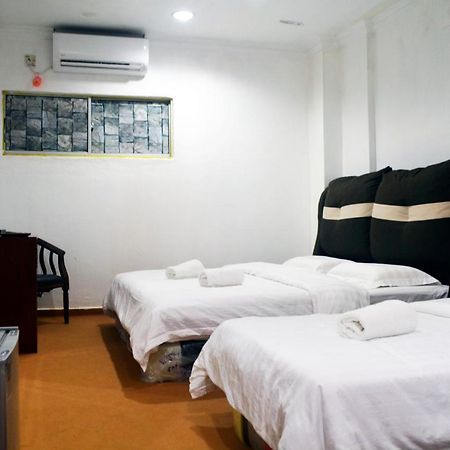 Warisan Family Inn Semporna Extérieur photo