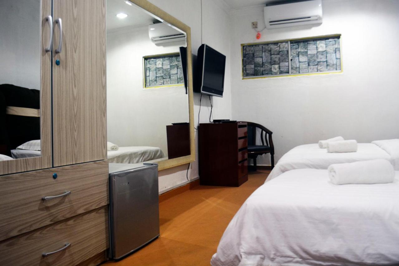 Warisan Family Inn Semporna Extérieur photo