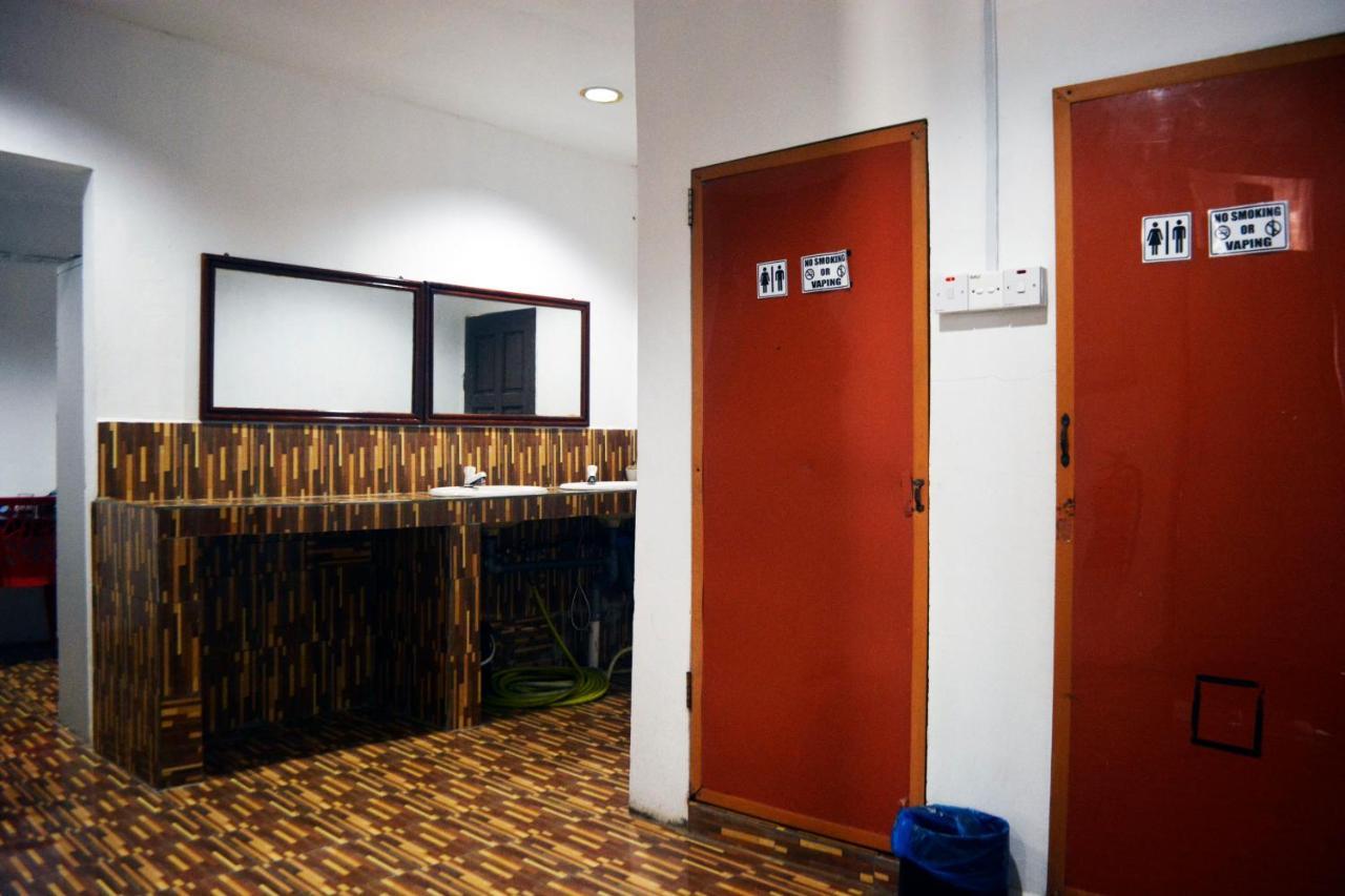 Warisan Family Inn Semporna Extérieur photo