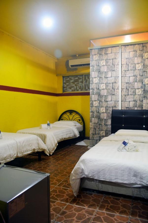 Warisan Family Inn Semporna Extérieur photo