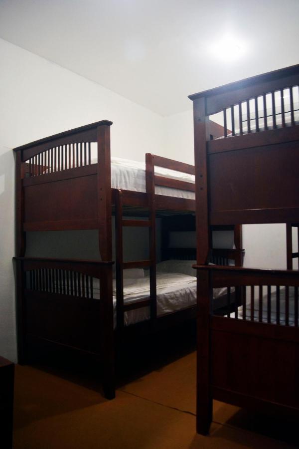 Warisan Family Inn Semporna Extérieur photo