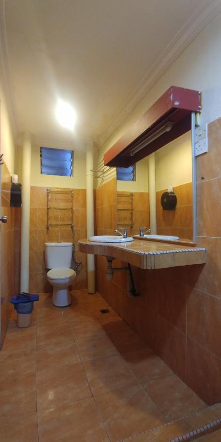 Warisan Family Inn Semporna Extérieur photo